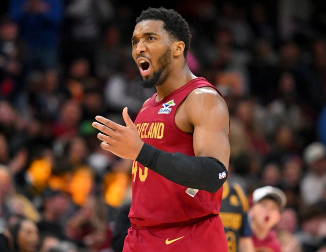 开云-切特30+14+5+2+4无缘今日最佳！对不起，你碰到创纪录的米切尔了